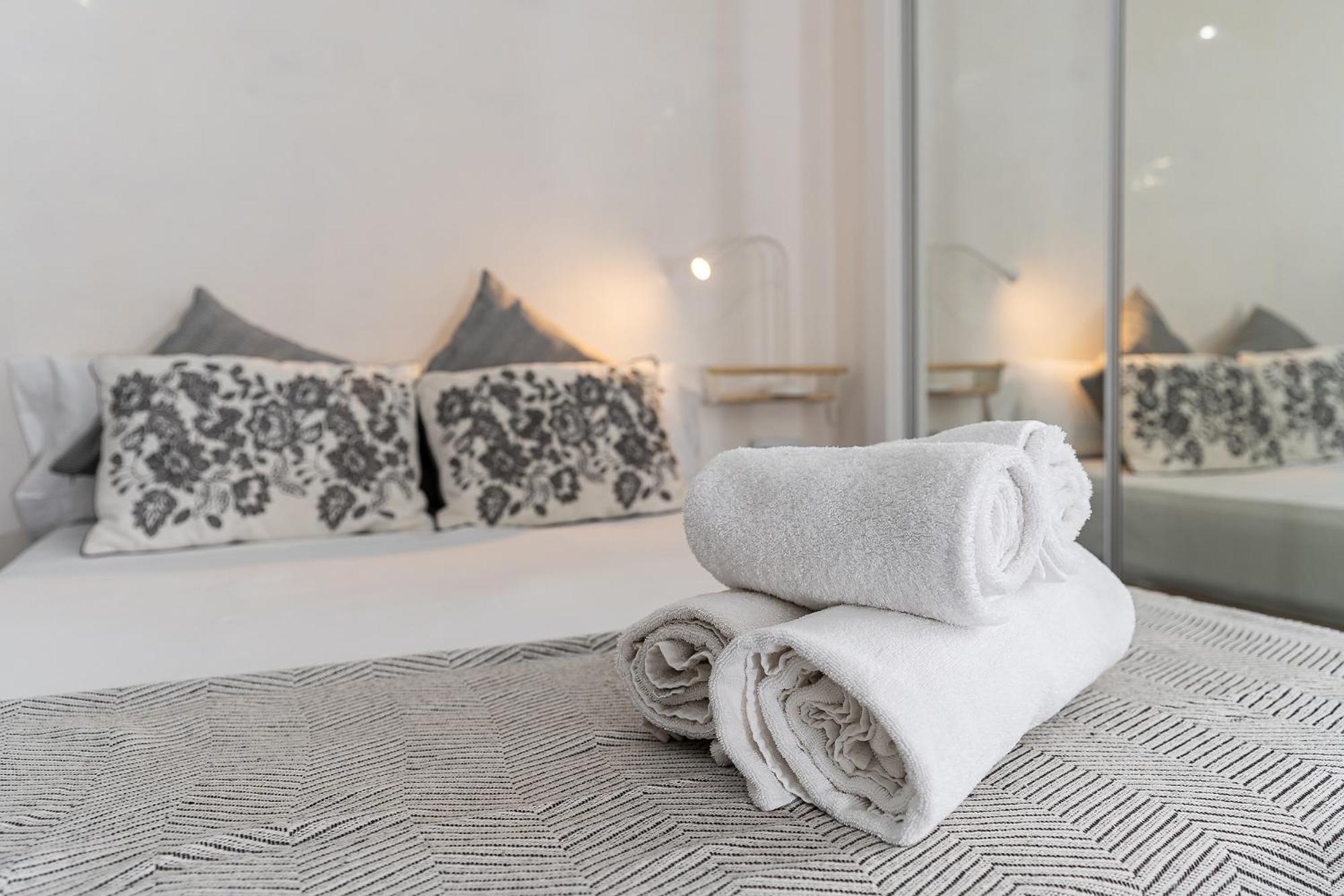 Blonzu Angola Apartment เบนัลมาเดนา ภายนอก รูปภาพ